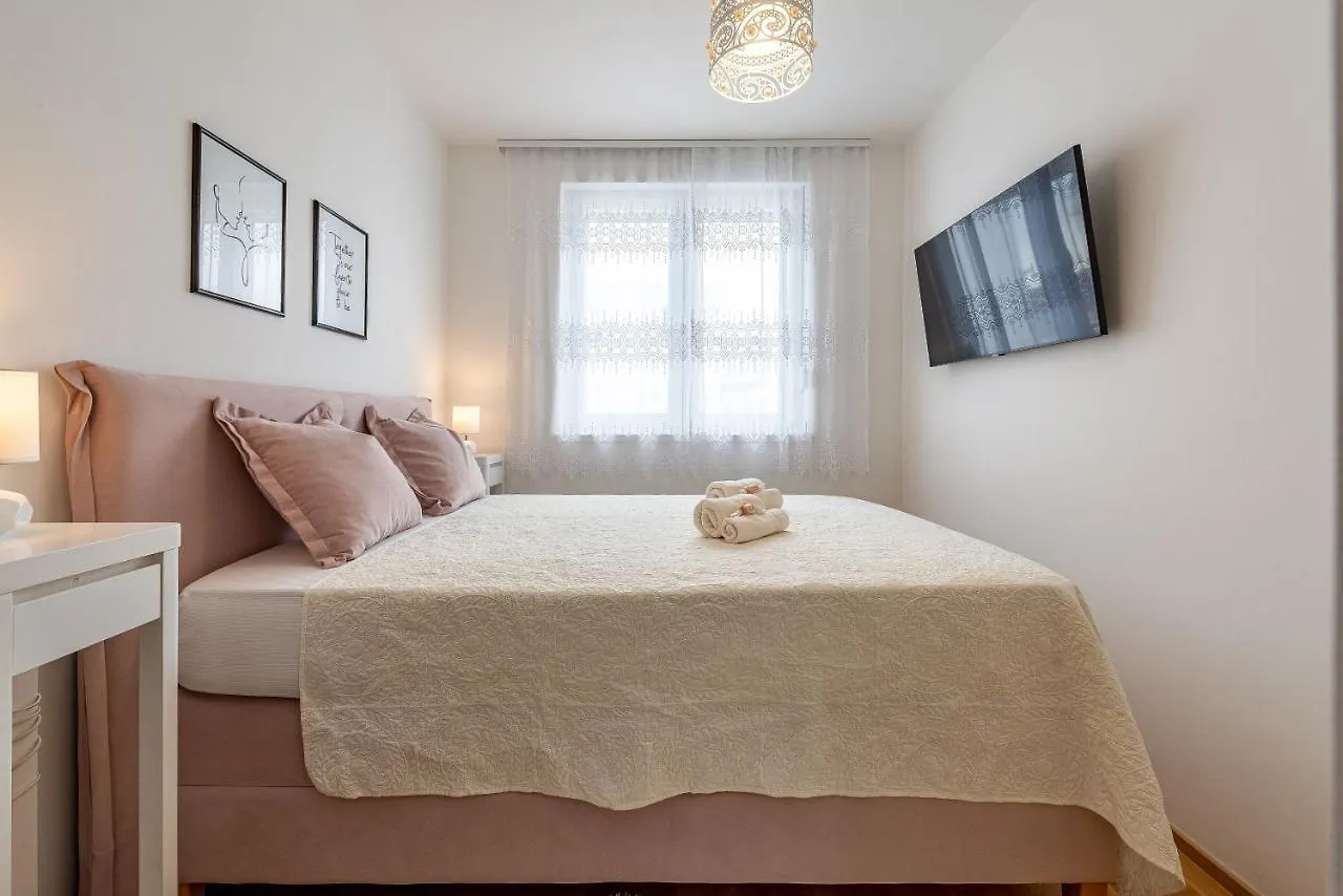 Designer Apartment Zadar 0*,